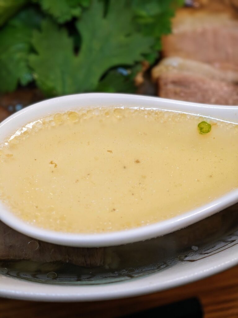 赤丸の牛肉麵03