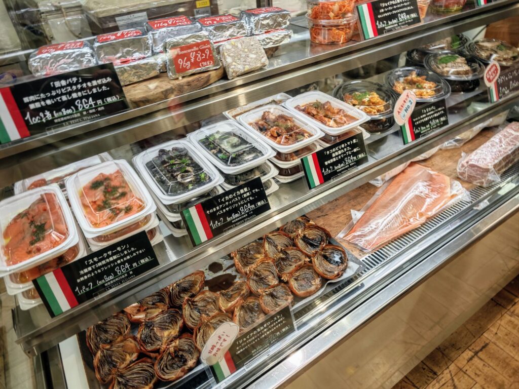 「イタリア展 日本橋三越本店 2025」の総菜コーナー