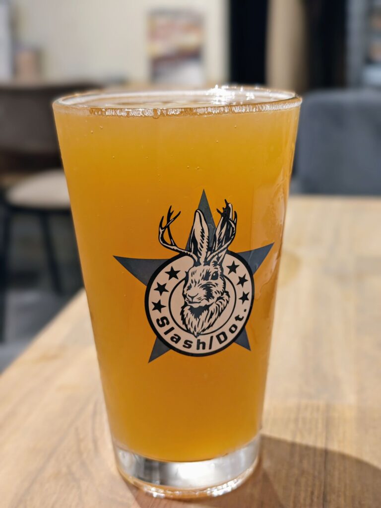 麻布十番「Slash/Dot.」のクラフトビール