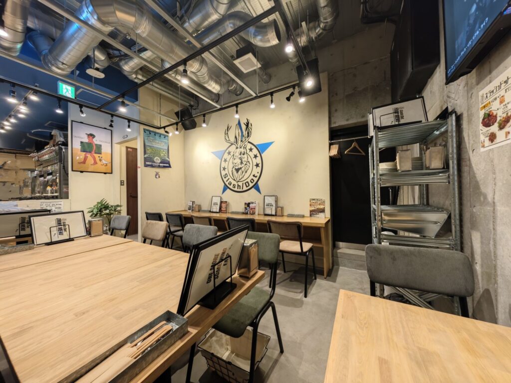 麻布十番「Slash/Dot.」の店内