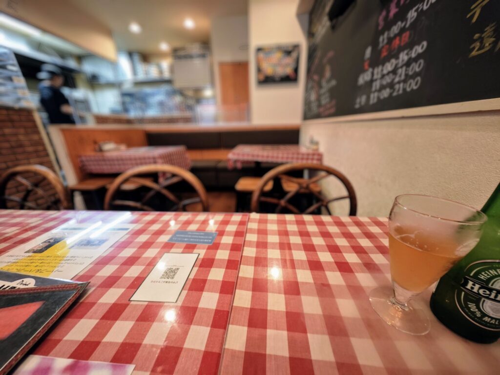 王子「ラッコズ ニューヨークスタイルピザ (ROCCO'S NEW YORK STYLE PIZZA)」の店内